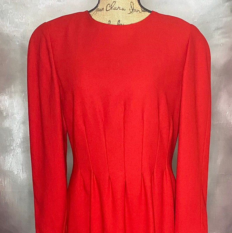 Vintage Dress, 80s Dress, Long Sleeve Dress, Red Dress, Hourglass Dress, Below the Knee Dress, Big Shoulder Dress, Fitted Waist Dress,Medium