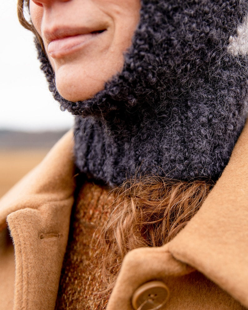 Knitting pattern Boucla Balaclava with abstract shapes - English