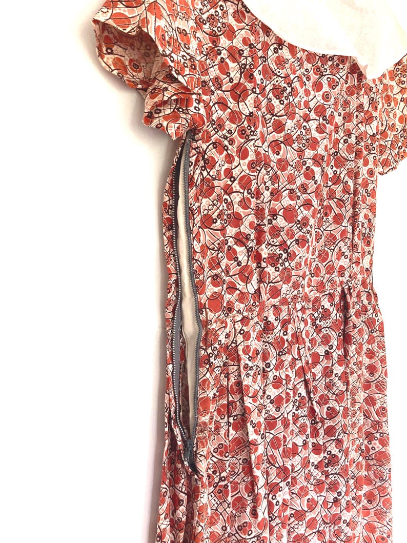 1940s Geometric Dress: Orange Circle Pattern with Collar, Size Large